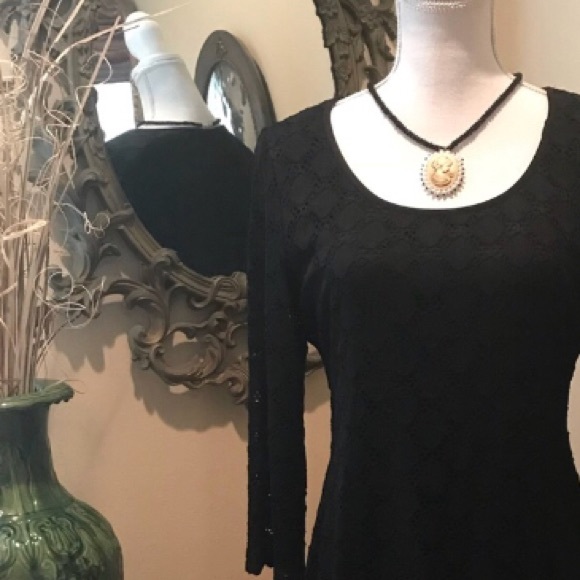 ⭐️RONNI NICOLE DRESS ⭐️STRETCH LACE OVERLAY ⭐️ - Picture 2 of 7